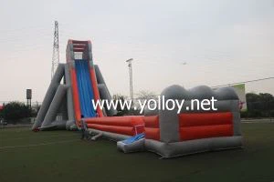 Tobogán inflable gigante